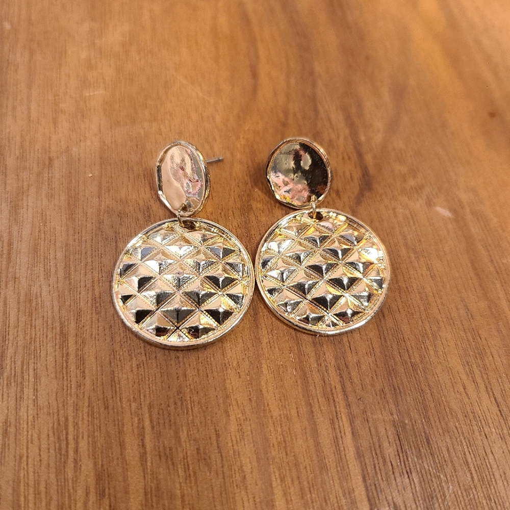 💜2 for 20$ Vintage 90s Stamped Metal Earrings Diamond Plate Pattern